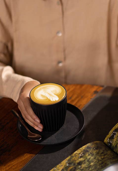 Reusable Coffee Cup 8oz Black | Huskee | Muse Ever After